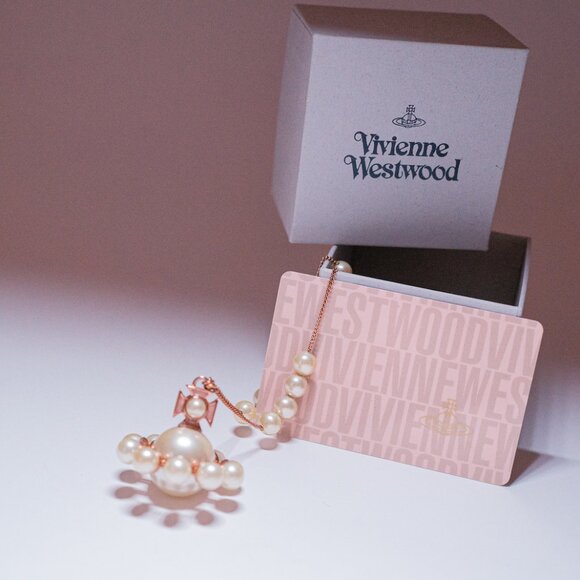 Vivienne Westwood Long Orb Pearl Necklace - Picture 5 of 7